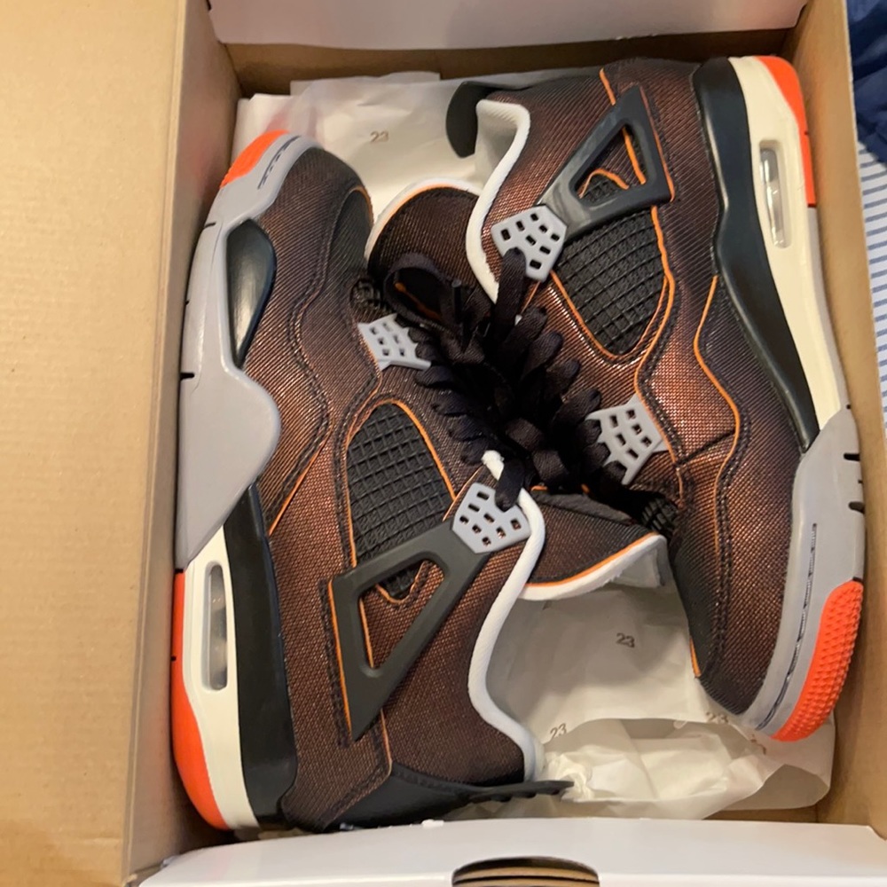 Air Jordan retro 4 SE